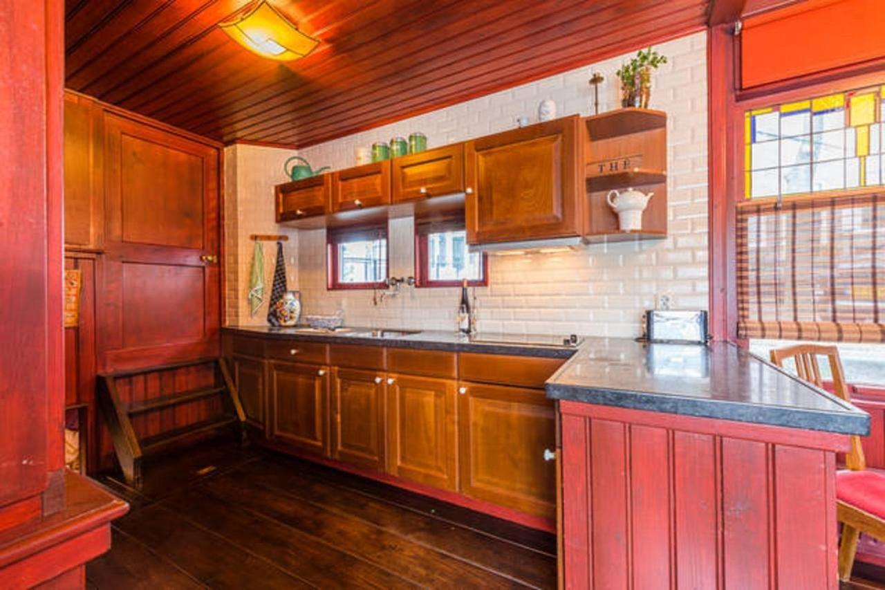Houseboat Amstel River Studio Амстердам Стая снимка